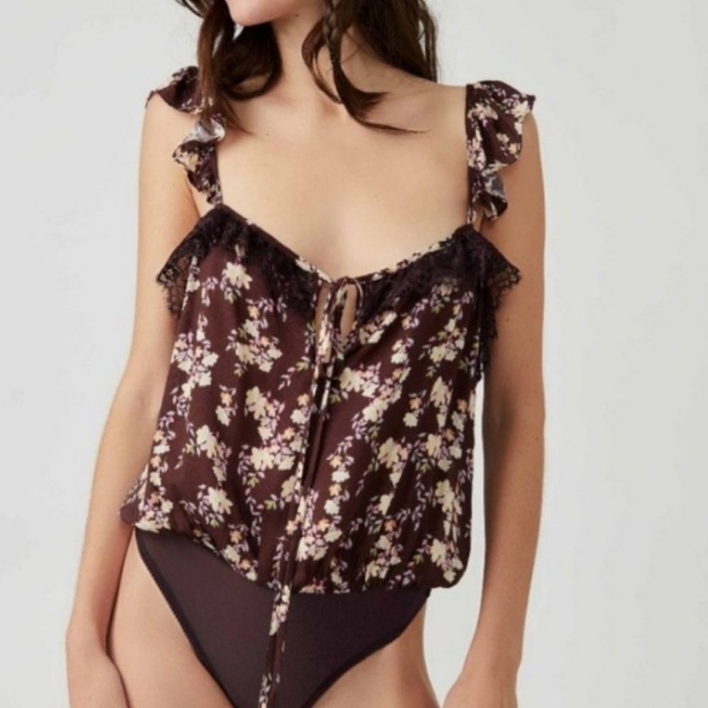 NWT Floral Brown Women's Top size S